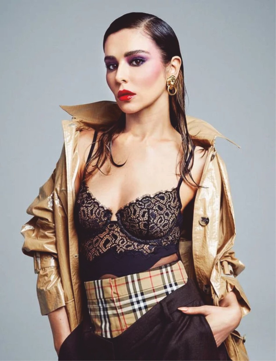 Pop star Cheryl stuns in sexy lingerie - 1